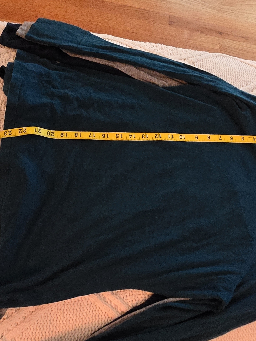 Set of Three Classic Crewneck Longsleeved Tees Women's M - Picture 5 of 6